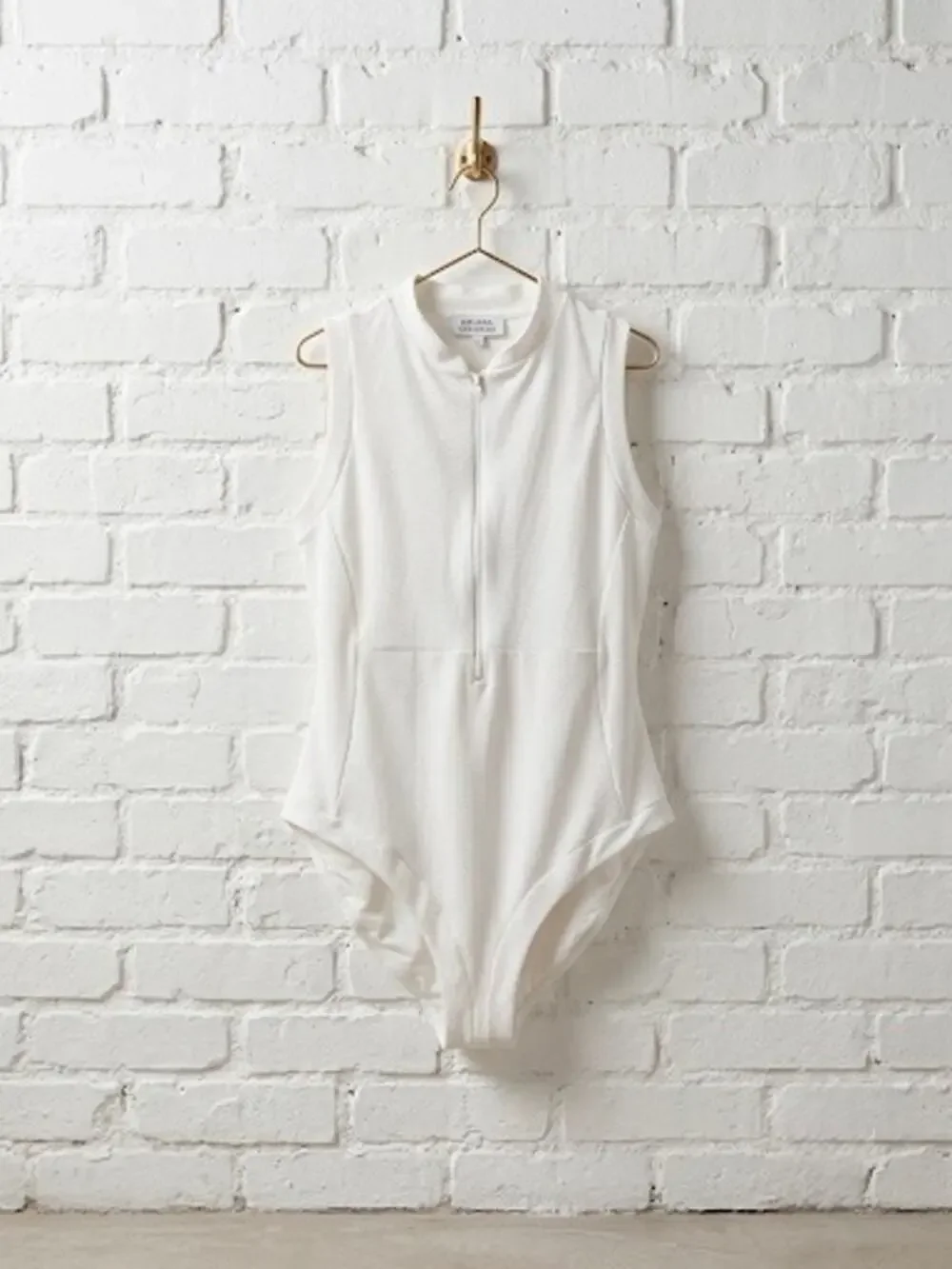 Melissa Odabash Sports Luxe White Textured Zip Front Swimsuit Rashguard US 10 - Picture 1 of 9